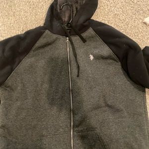 An X-Large Tall Men’s Marco winter sweater with very soft. fur lined